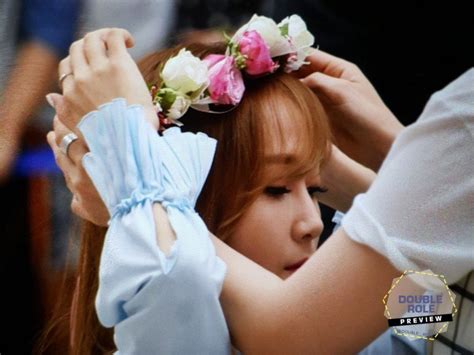 Pictures Of Jessica At Fan Signing Driving Fans Crazy Koreaboo