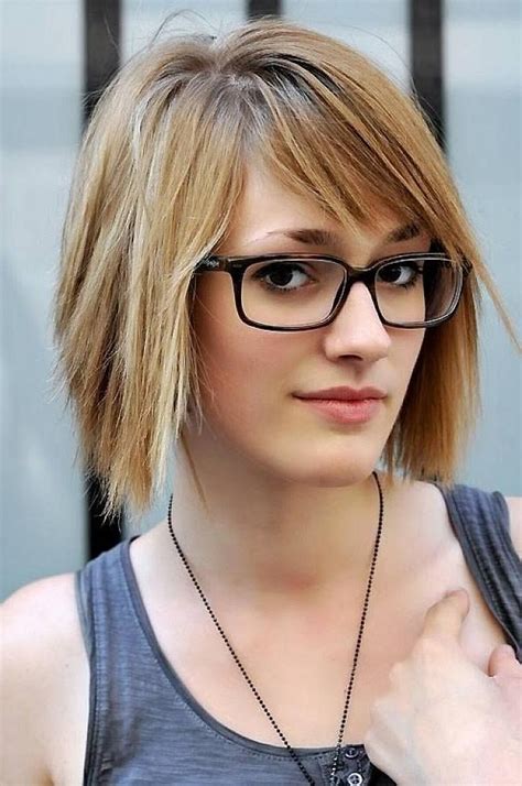 2020 Latest Short Hairstyles For Women Who Wear Glasses