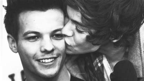 harry styles talks kissing louis tomlinson and one direction cake fight