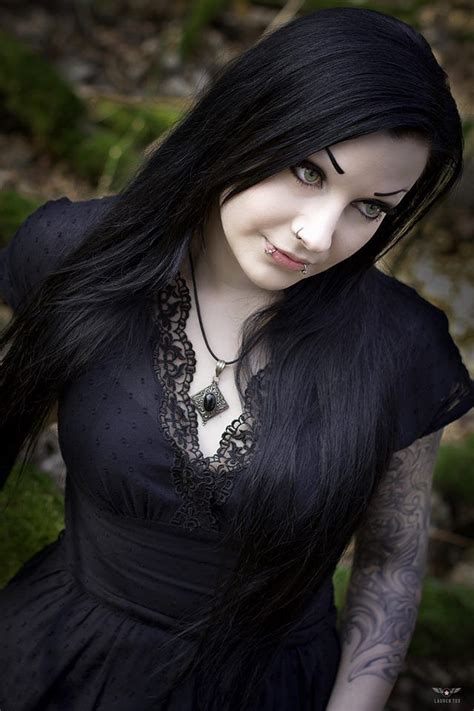 I Love The Dress Goth Girl And What A Beautiful Gothic Woman And Like