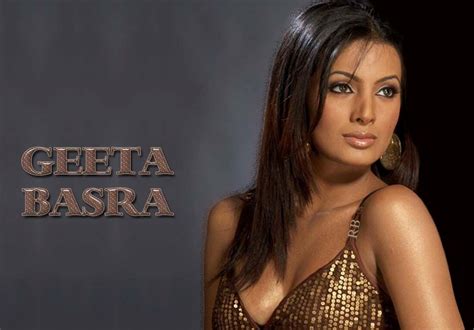 Geeta Basra Hot Photos Saree Sexy Pictures