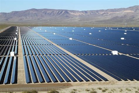 largest solar project   grabs attention   green world ecofriend