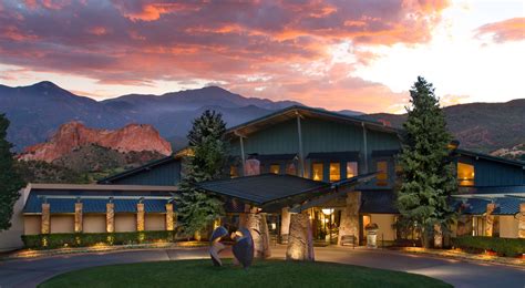 colorado springs resorts hotels  families