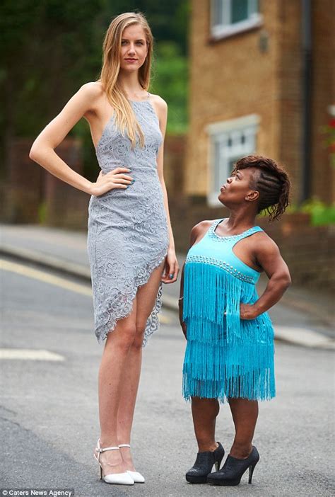 Model Mary Russell Is 4ft Tall Won T Let Her Size Hold Her