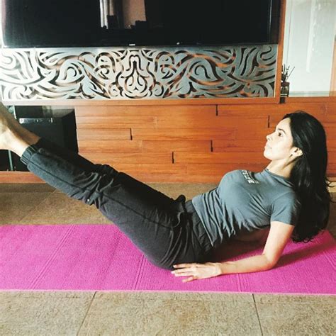 8 Hot Yoga Pics Of Bollywood Actress Mallika Sherawat On
