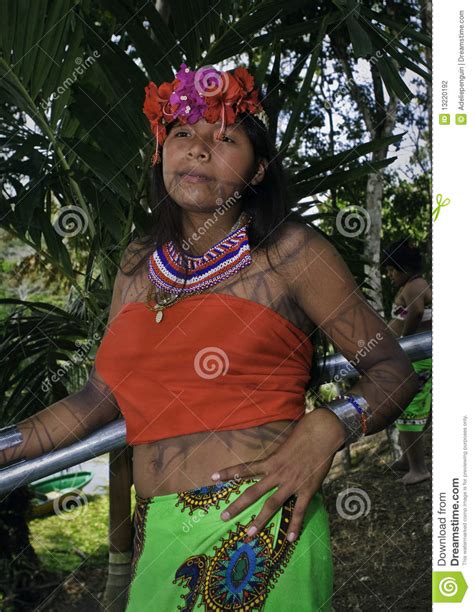 mujer de embera fotografía editorial imagen de colorido 13220192