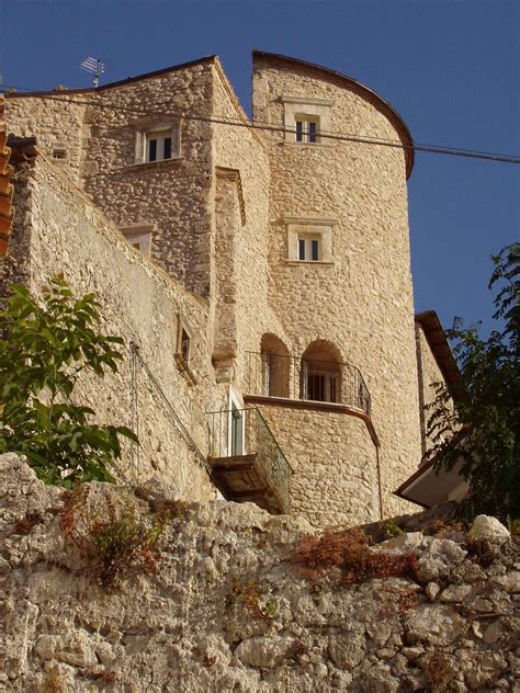 historical medioeval building  sale castel del monte abruzzo