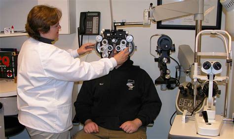 dr berck s office eye exam procedures