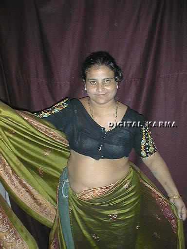 South Indian Bhabi Sex In Sarees And Blouse Latest Pics