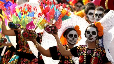 en fotos el espectacular desfile del  de muertos en mexico