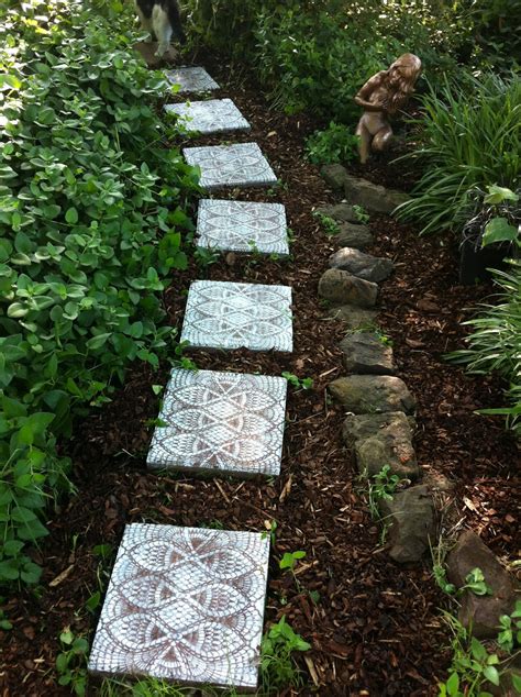 creative diy garden path ideas