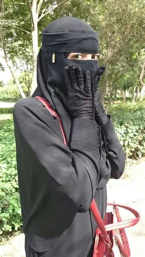 Pin By Jasmin Beegum On Niqab Fashion Niqab Arab Girls
