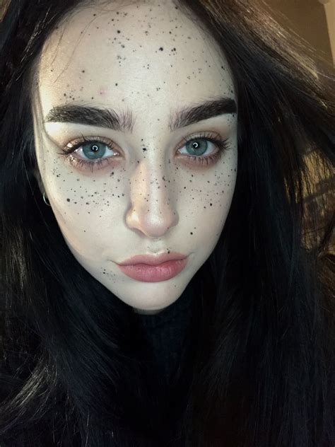 fake black freckles thick strong eyebrows freckles