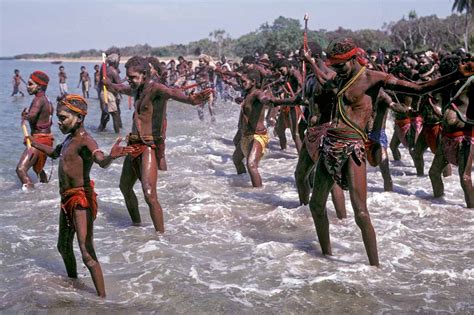 Dancing In The Sea Aboriginal Ceremonies Northern Australia Ozoutback