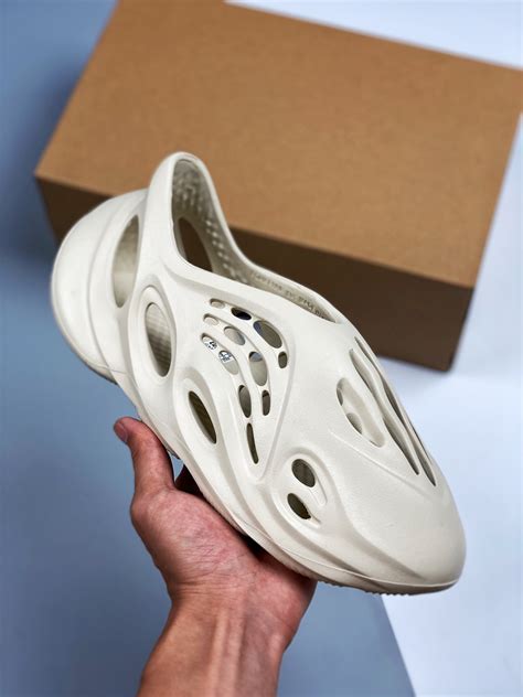 adidas yeezy foam runner sand fy  sale sneaker
