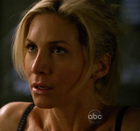 pop minute elizabeth mitchell bra v photos photo 6