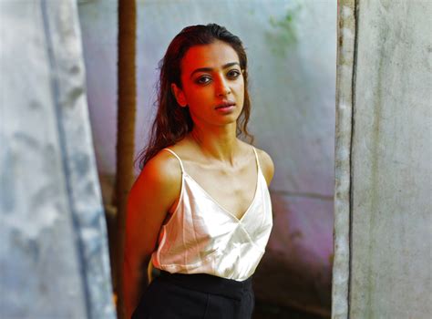 radhika apte 30 hot and sexy images and wallpapers