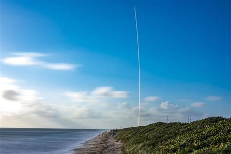 spacex orbits   starlink satellites recovers booster