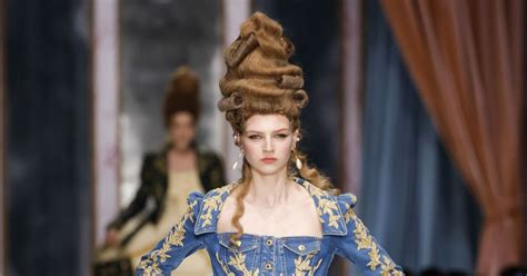 moschino fall 2020 takes inspiration from marie antoinette
