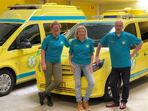 nieuwe kleding ambulance wens stichting ambulance wens