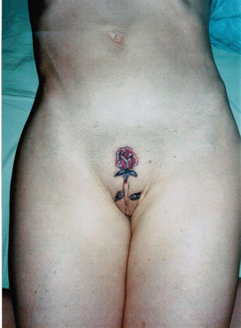 tattooed xxx busty naked milf