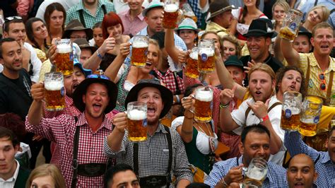 oktoberfest the world s biggest beer party starts itv news