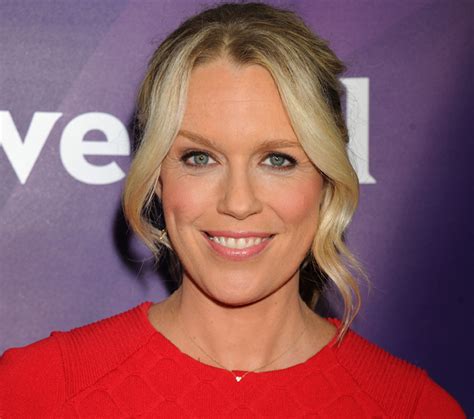‘playing house s jessica st clair reveals cancer battle deadline