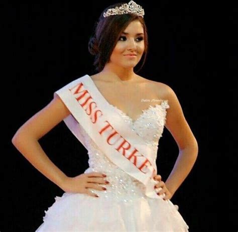 Hande Erçel Miss Turkey Hande Erçel In 2019 Hande