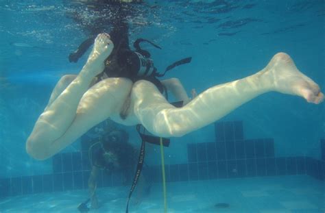 12 in gallery nude girls underwater picture 12 uploaded by heischi on