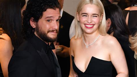 kit harington and emilia clarke reading their last ‘got