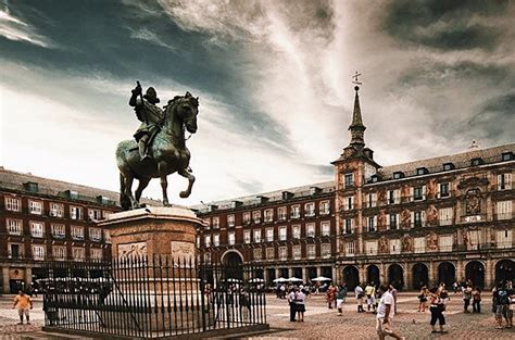 madrid   city guided walking  paris private tours amsterdam private tours london