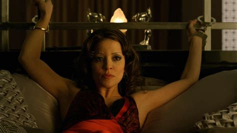 Emmanuelle Vaugier Nue Dans Lost Girl