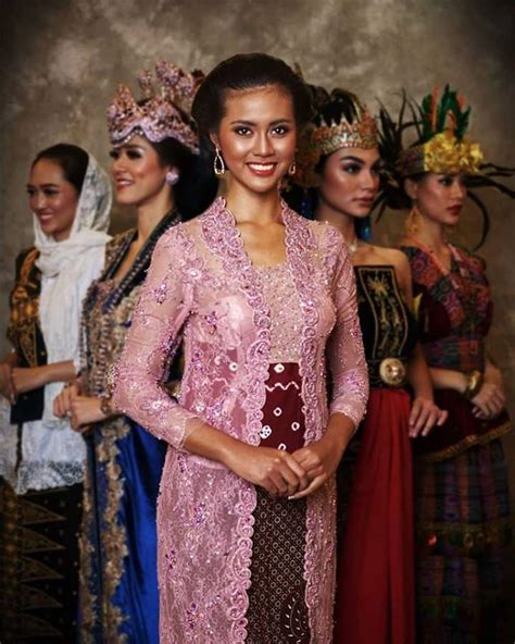 Ini 34 Busana Adat Yang Ditampilkan Para Finalis Puteri Indonesia 2020