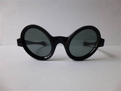 vintage 60s avant gard bug eye sunglasses grey neutral lenses cat eye
