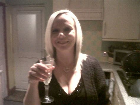 Elainehol 45 From Leeds Is A Local Granny Looking For Casual Sex