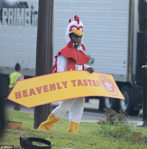 kevin hart is dresses as chicken for night school shoot daily mail online