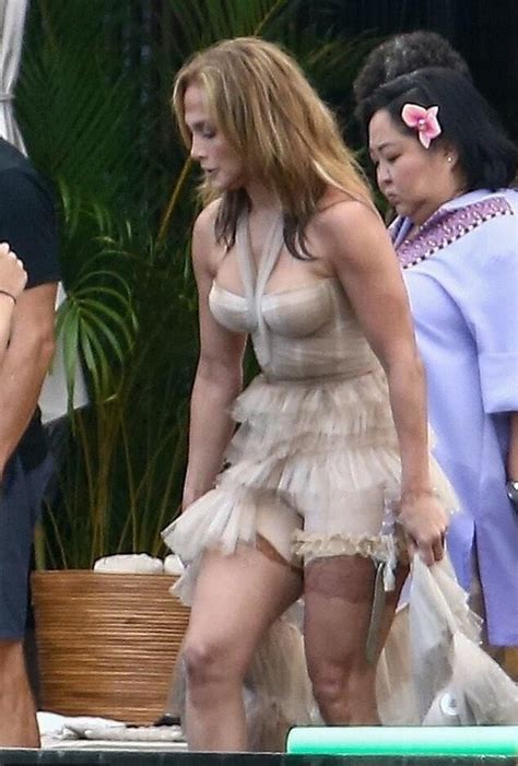 Jennifer Lopez Sexy On The Set Of Shotgun Wedding In The Dominican