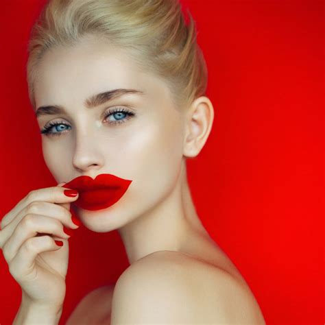 How To Choose Your Absolutely Ideal Perfect Lipstick Colour