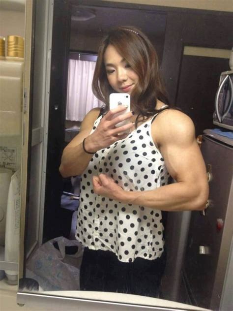 korean ifbb pro bodybuilder yeon woo jhi has bigger muscles than most