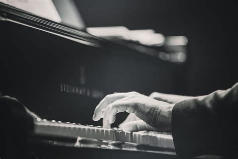 piano pictures   images stock   unsplash
