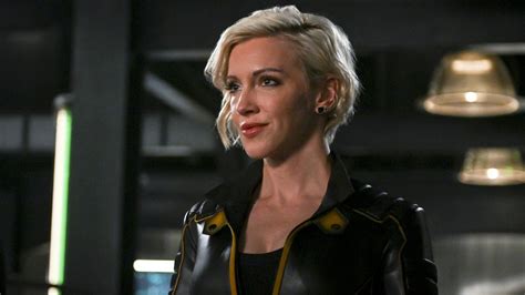 the surprising dc villain that arrow s katie cassidy wants to play
