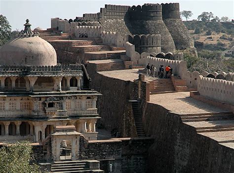 walk  history forts revealing  grandeur  rajasthan india trotters
