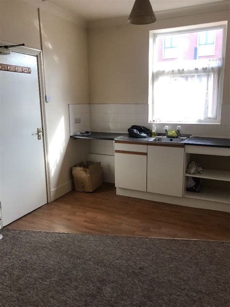 contained room    utilities included  moseley west midlands gumtree