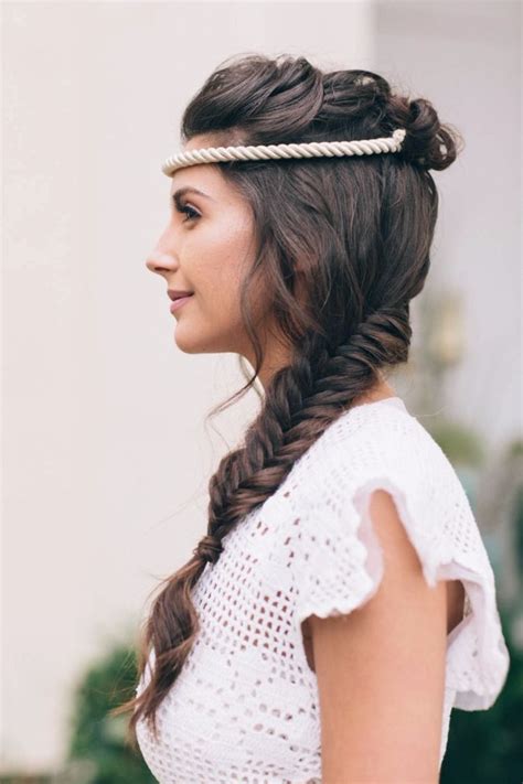 woman fans  wedding ideas    amazon alley hair