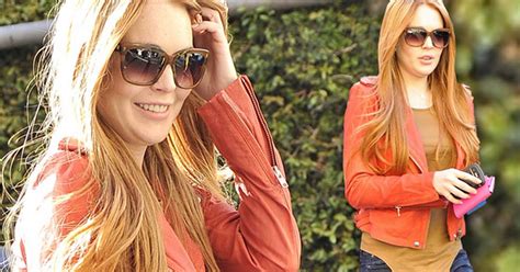 lindsay lohan returns to ginger as she leaves the doctor s in hollywood