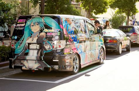 痛車 itasha japanese otaku nerd slang used for describing cars decorated with