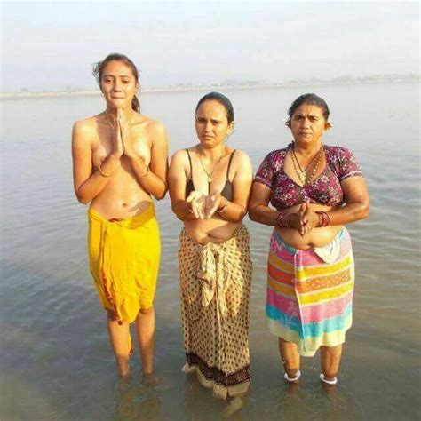 3 indian women bathing in the river women bathing tamil girls