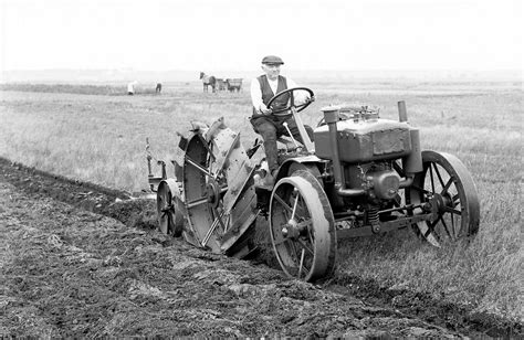 lanbouw vroeger google zoeken tractors  tractors diesel cars