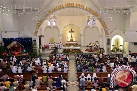 Umat Kristen Di Gorontalo Lakukan Ibadah Natal Antara News Gorontalo