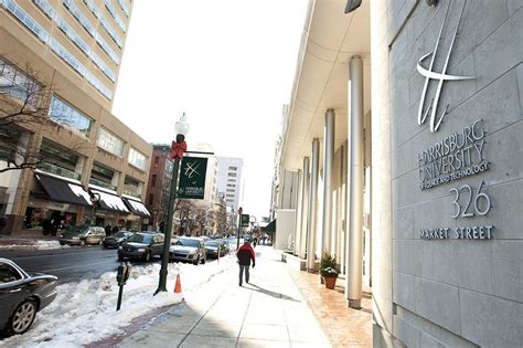 harrisburg university students   living downtown  lease